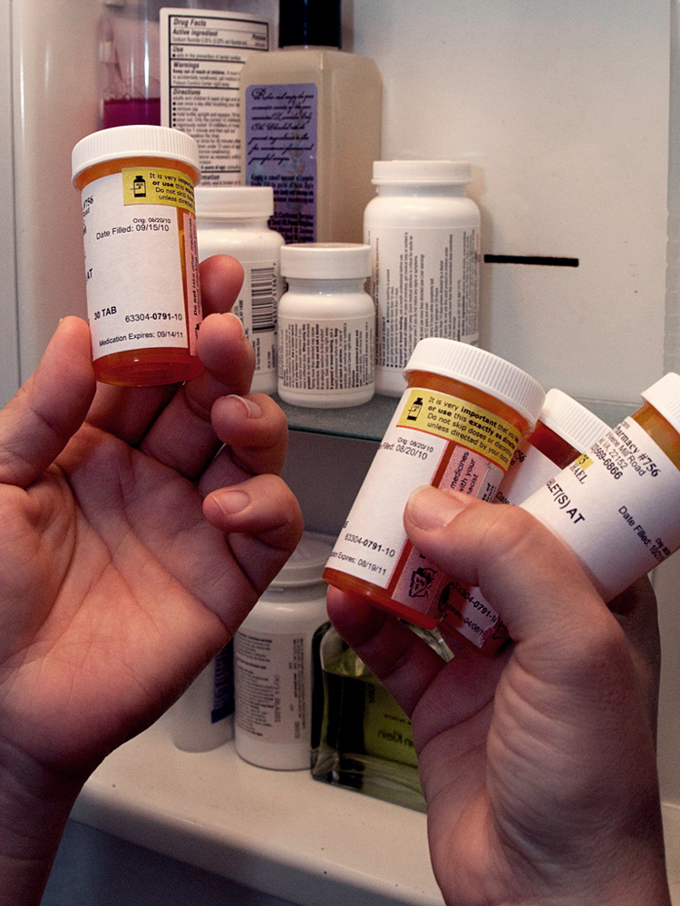 Medicine Cabinets Put Family Members at Risk for Heroin Addiction